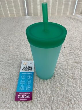Silipint Teal Silicone Pint Cup with Straw - Teal (22 ounce)